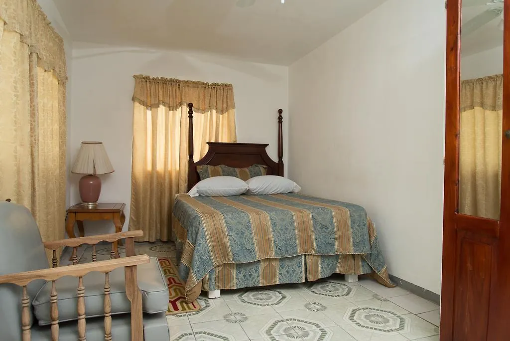 Chateau Margarite Bed And Breakfast Montego Bay Penzion