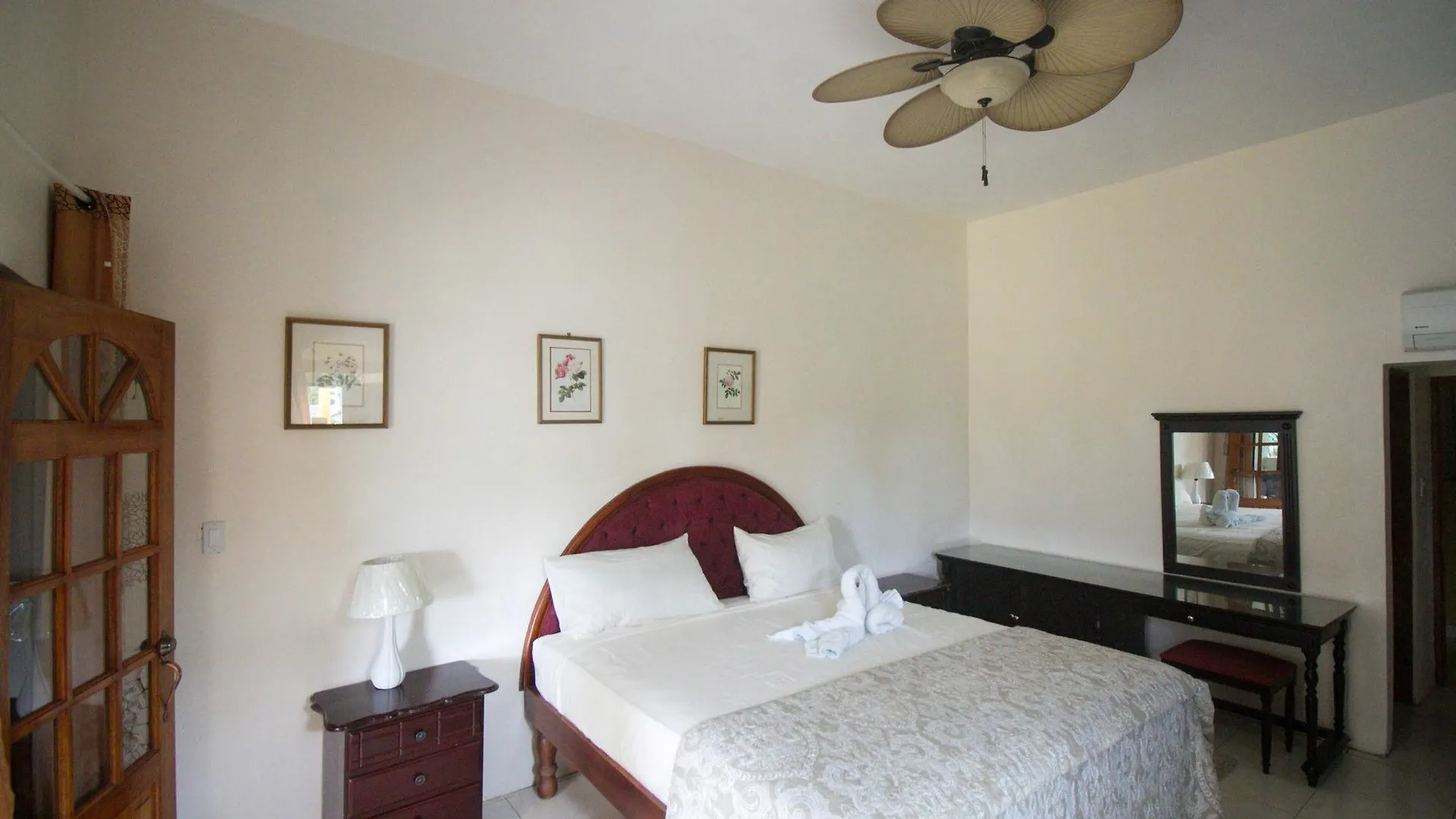 *** Penzion Chateau Margarite Bed And Breakfast Montego Bay Jamajka