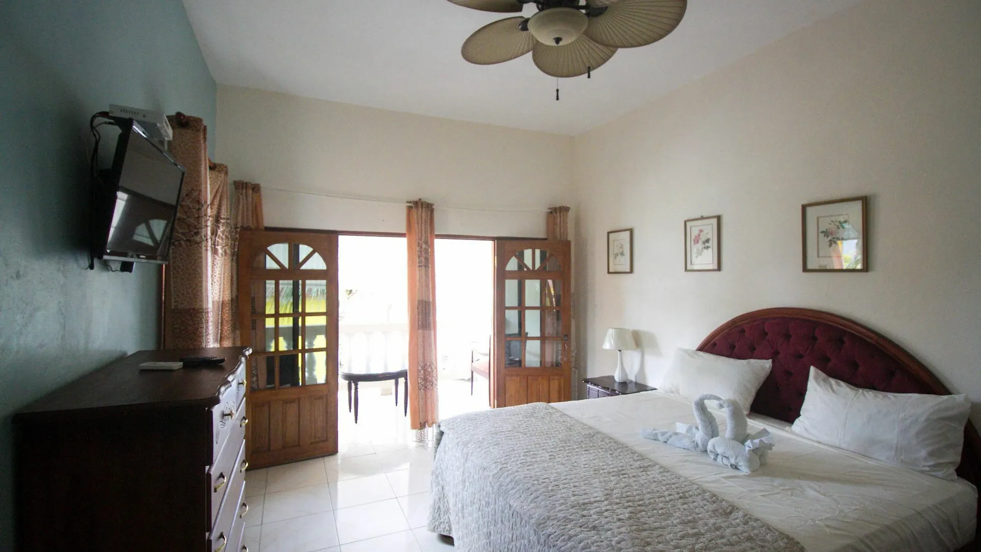 *** Penzion Chateau Margarite Bed And Breakfast Montego Bay Jamajka